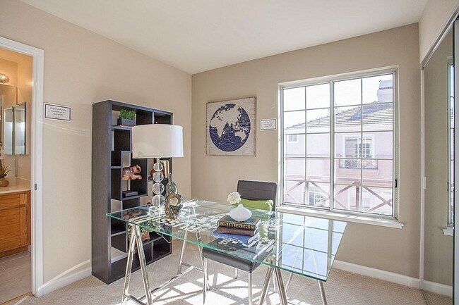 Foto del edificio - 370 Montecito Way