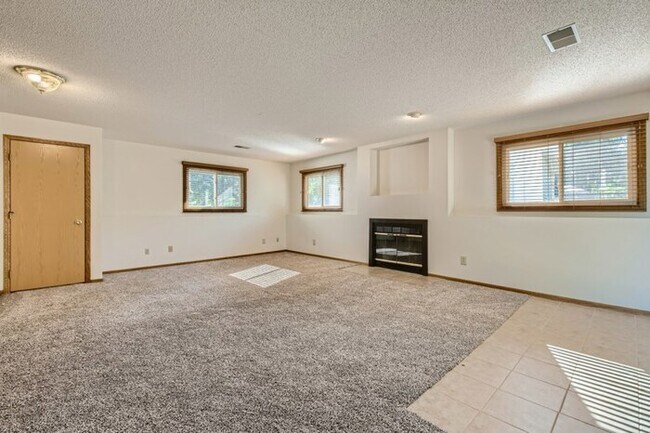 Building Photo - 950 Saddlebrook Trail, Chanhassen, MN, 55317