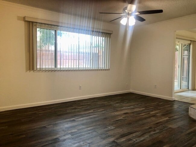 Building Photo - 7521 Blackthorne Way