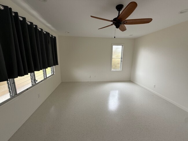 Building Photo - 120 Lukia St