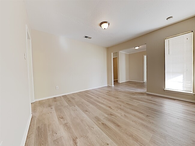 Foto del edificio - 6511 Grey Oaks Dr