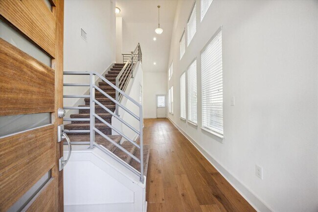 Foto del edificio - 2202 Montague St