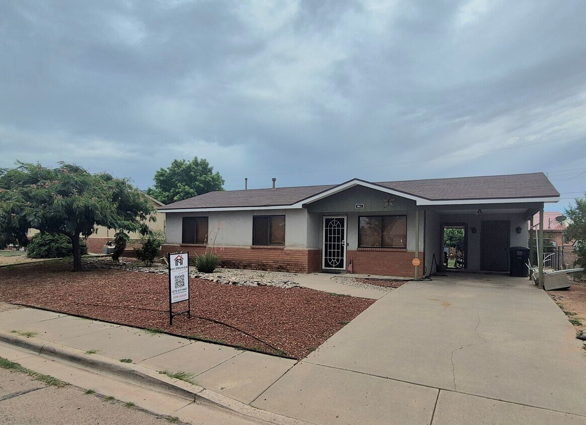 Foto principal - Charming 3 Bedroom 1.5 Bathroom home