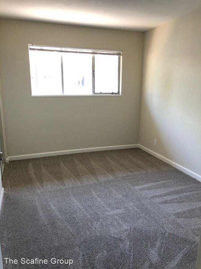 Building Photo - 448 Studio Cir