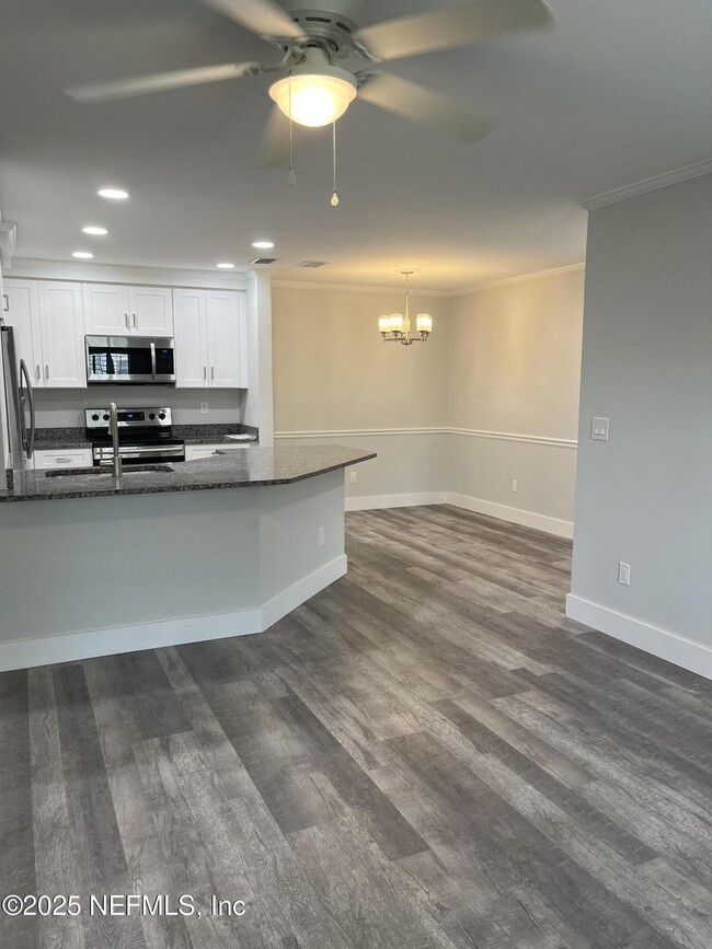 Building Photo - 200 Ironwood Dr