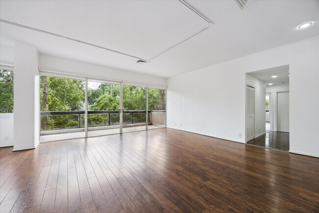 Foto del edificio - 49 Briar Hollow Ln