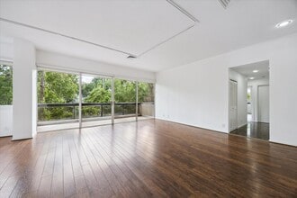 Building Photo - 49 Briar Hollow Ln