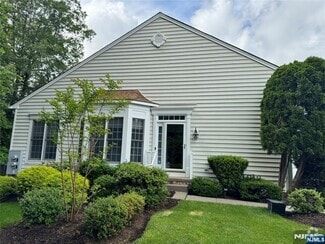 Building Photo - 61 Thistle Dr