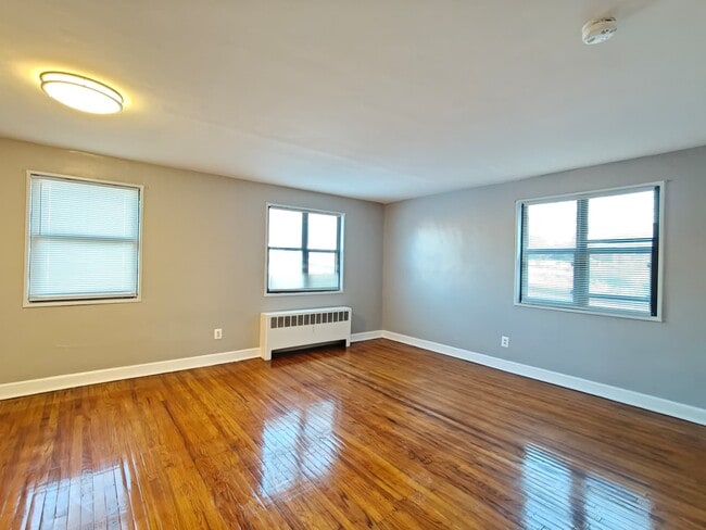 Foto del edificio - 131 Forest Ave