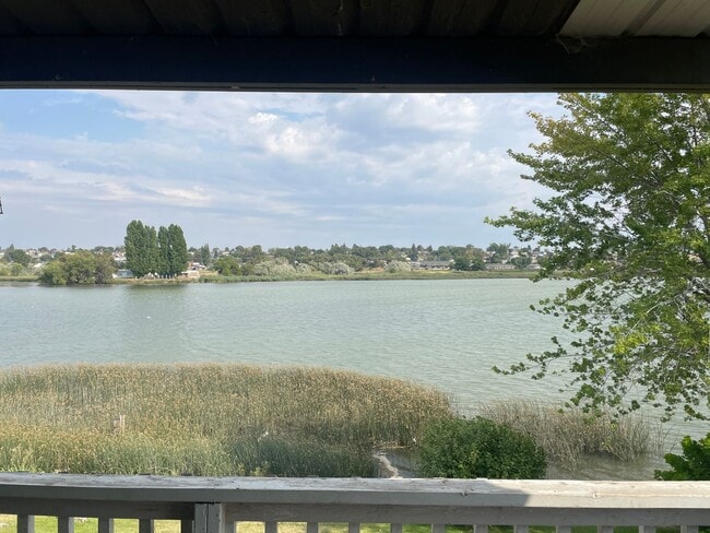 Foto del edificio - Lake View Apartment for Rent!!!