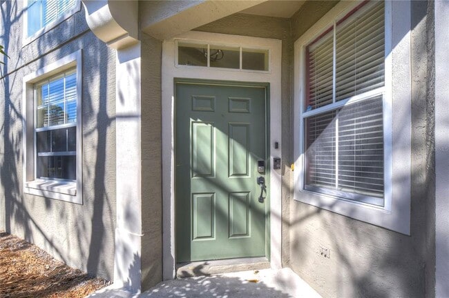 Foto del edificio - 3292 Covered Bridge Dr E