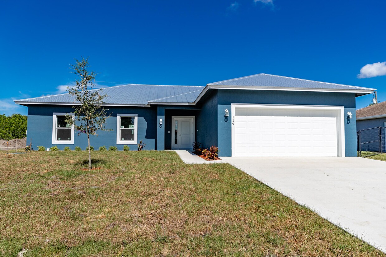 119 SW Sea Lion Rd, Port Saint Lucie, FL 34953 House Rental in Port