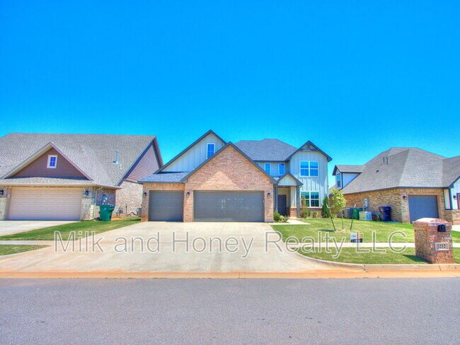 Foto del edificio - 3212 Hayven Cir