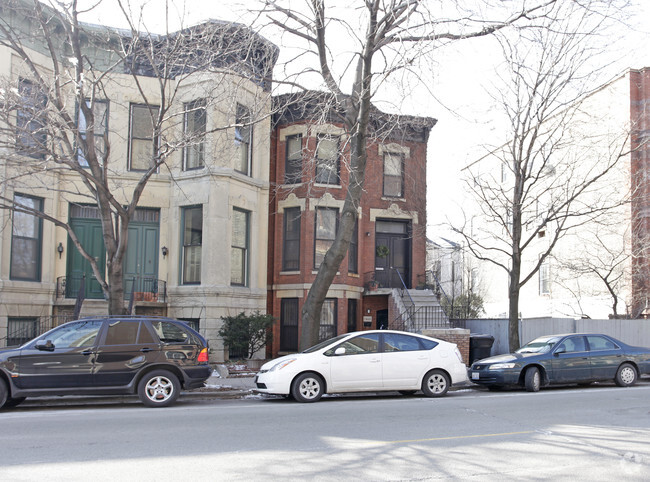 Foto del edificio - 1844 N Lincoln Park