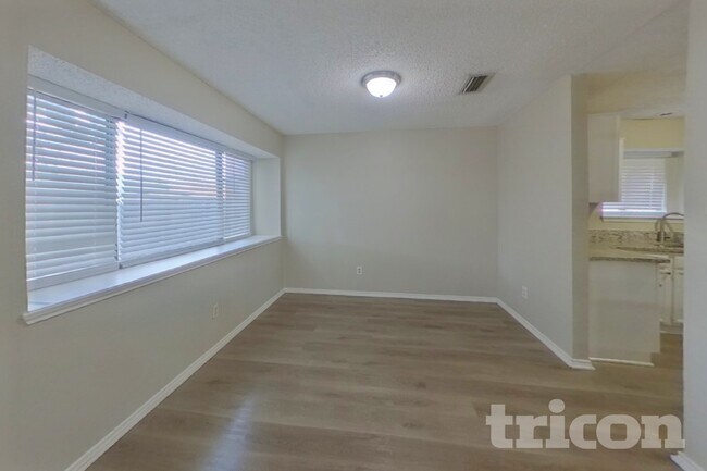 Foto del edificio - 2645 Danberry Ln