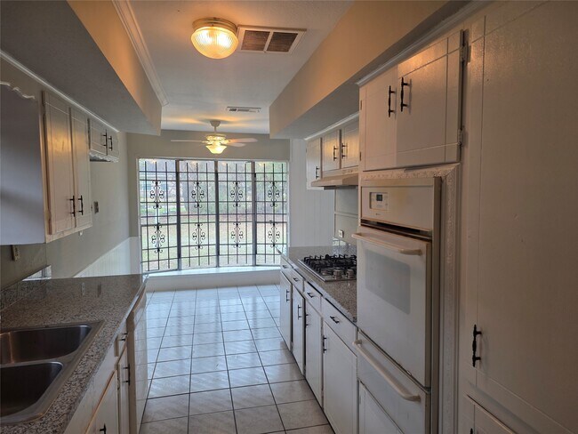 Foto del edificio - 9626 Guest St