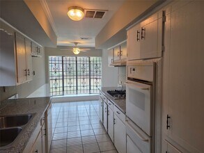 Building Photo - 9626 Guest St