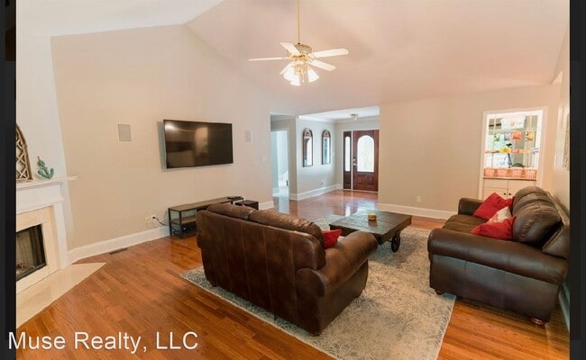 Building Photo - 3 br, 2 bath House - 2097 Diamond Head Circle