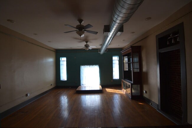 Foto del edificio - 214 S Campbell Ave