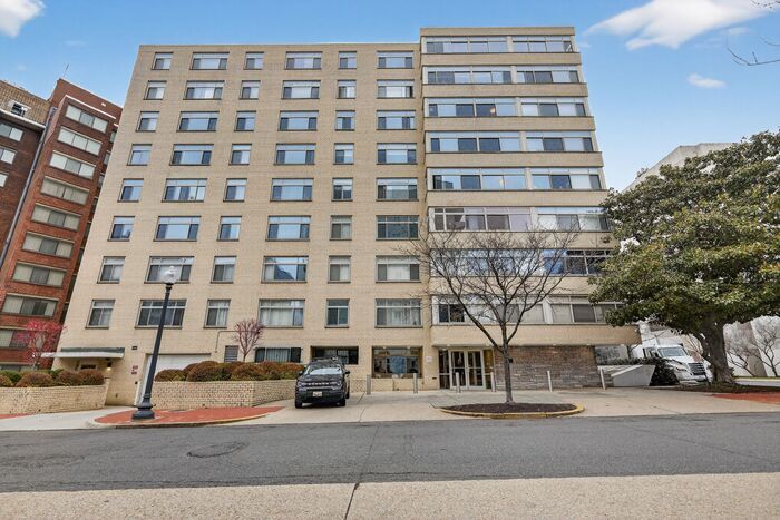 Photo - 2401 H St NW (Washington, DC)