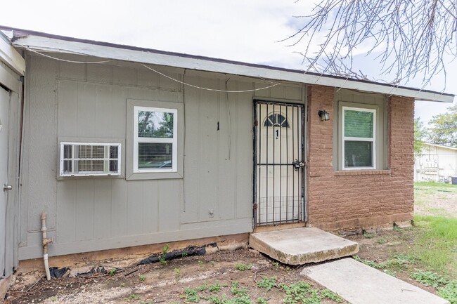 Building Photo - 7115 Glen Terrace