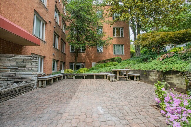 Foto del edificio - One Month Free Rent – Lovely 1 BR/1 BA Low...