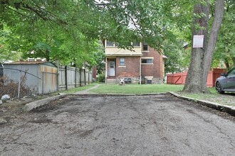 Building Photo - 1611 Summit St