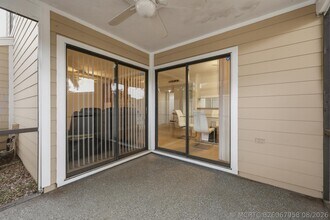 Building Photo - 301 Lakewood Dr