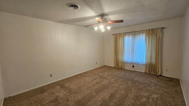 Foto del edificio - Beuatiful Lawndale Home - 3br 2ba