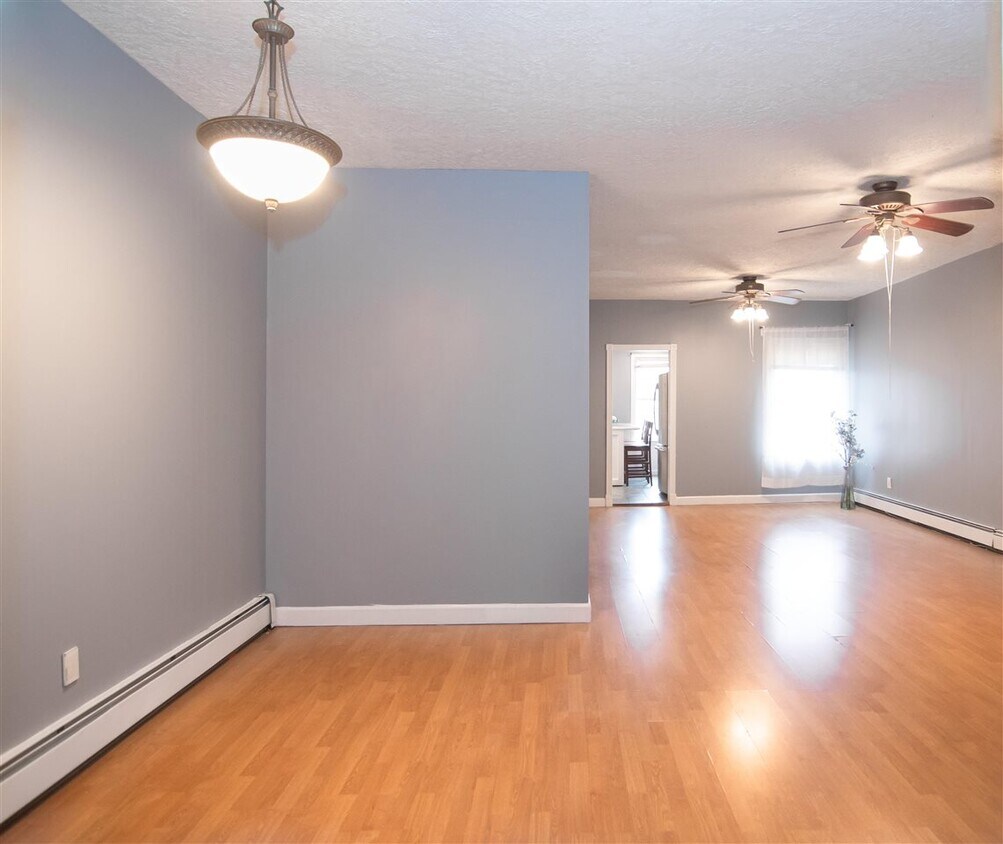 Primary Photo - 708 Ave E