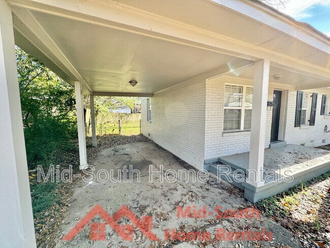 Building Photo - 1060 Paul Pl