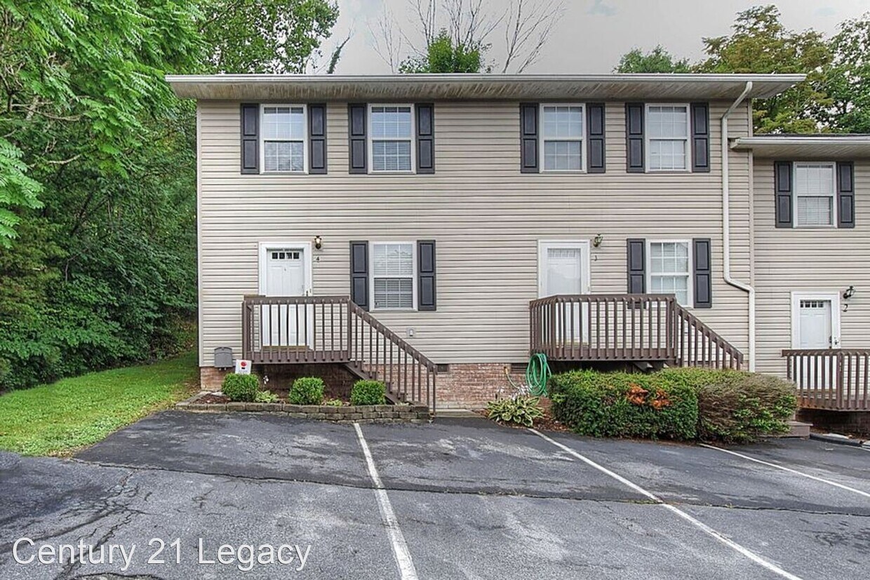 Primary Photo - 2 br, 1.5 bath House - 200 Arrowhead Drive