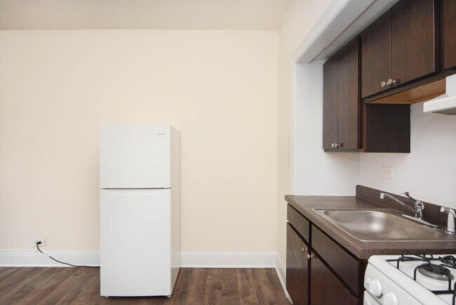 Foto del edificio - 3335 W Diversey Ave
