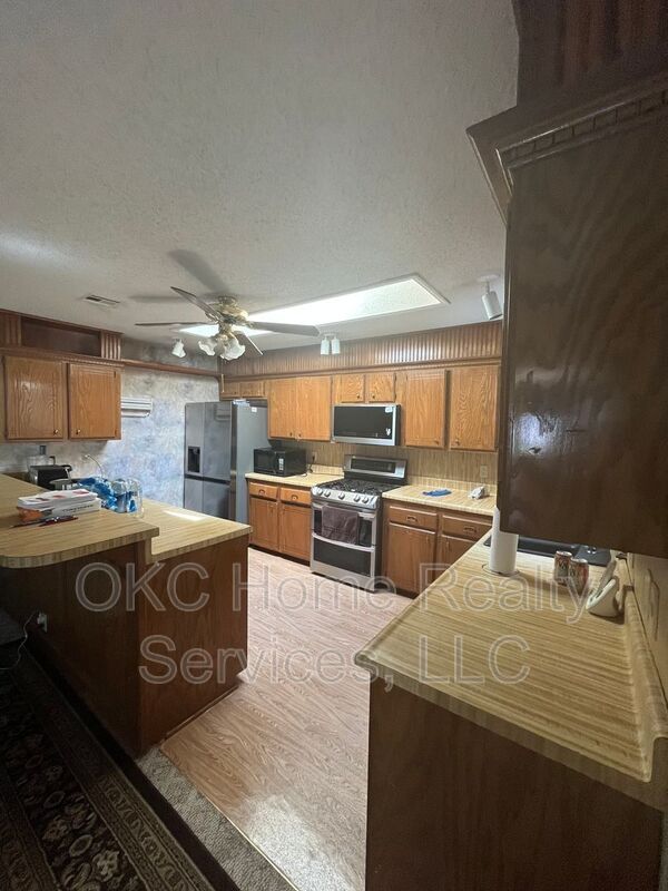 Foto del edificio - 11020 Davis St