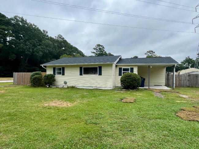 Building Photo - 164 Lakewood Dr