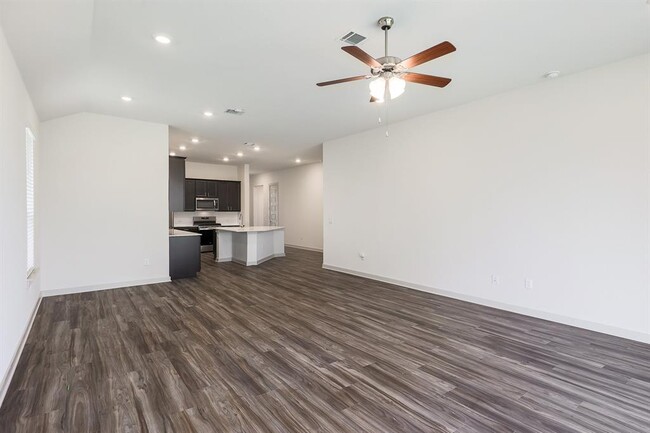 Foto del edificio - 1917 Centerline Ln