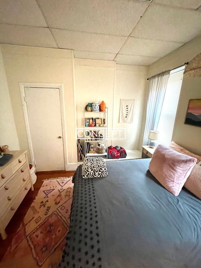 Building Photo - 17 Aberdeen St