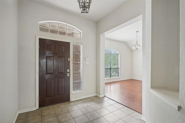 Building Photo - 16614 New Market Ln