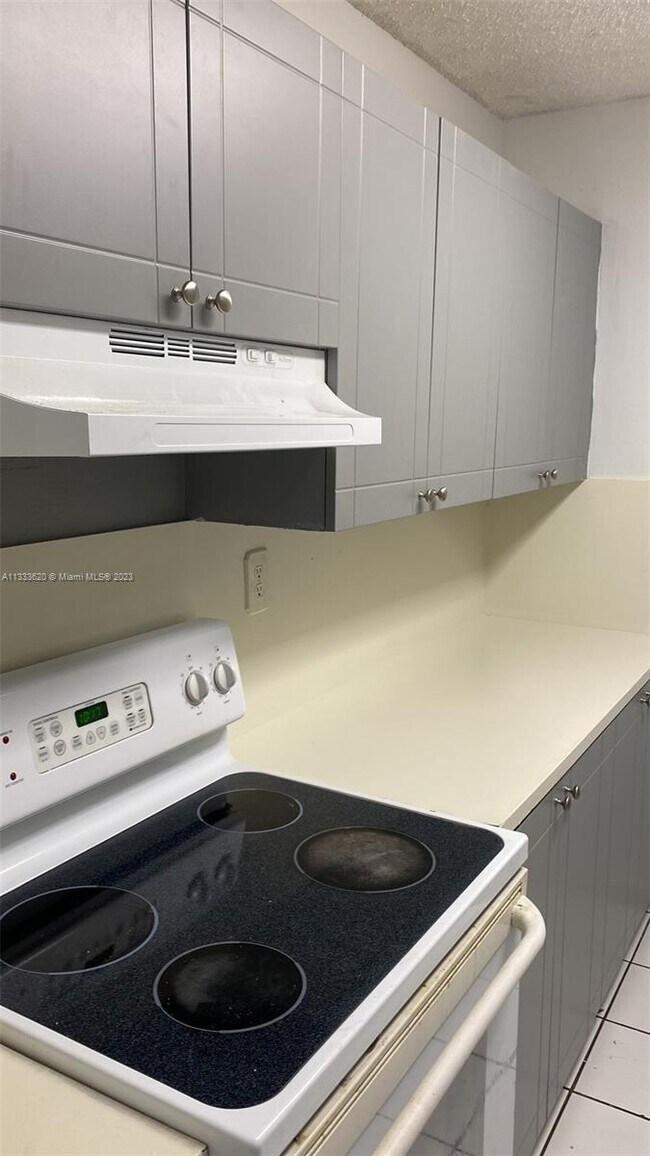 Foto del edificio - 6091 W 22nd Ct