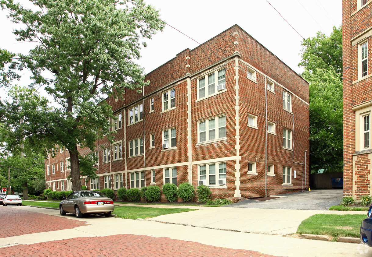 Primary Photo - Sheffield Apartments