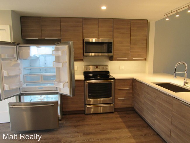 Building Photo - 15493 Admiralty Cir