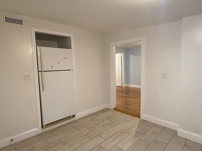 Building Photo - 23 Myrtle St