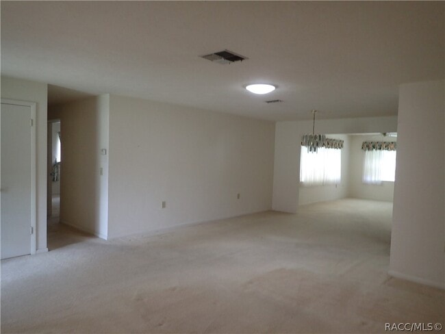 Building Photo - 3129 N Brackenfern Point