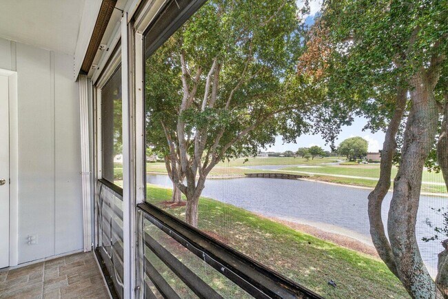 Foto del edificio - 283 Normandy Ln