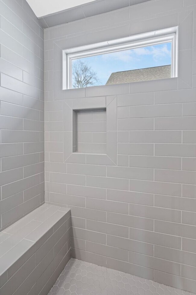 Building Photo - Beautiful North Nashville Home