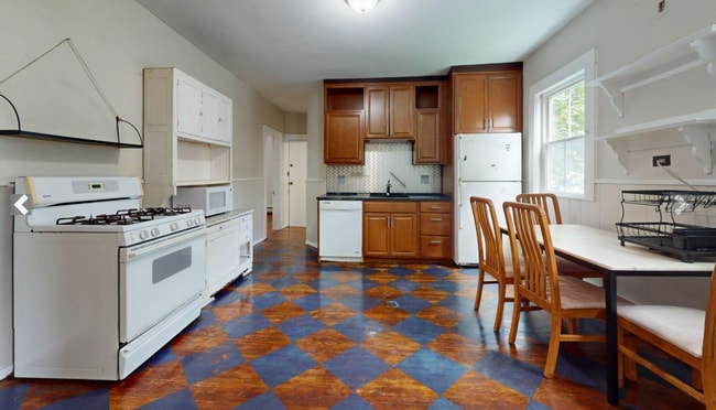 Building Photo - 5 Durham St