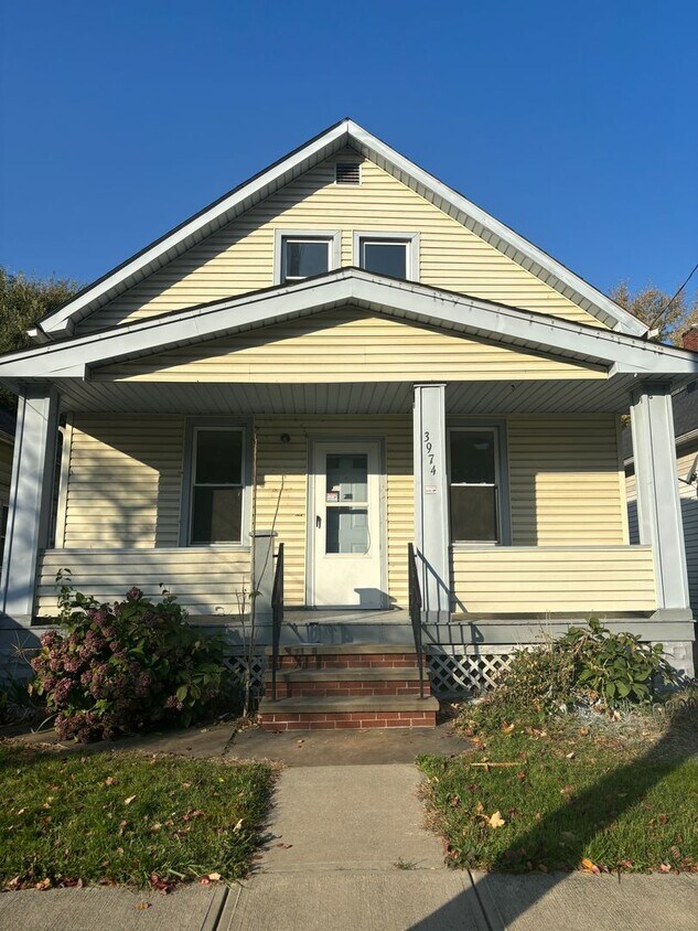 Primary Photo - Harvard/Fleet three bedroom single family