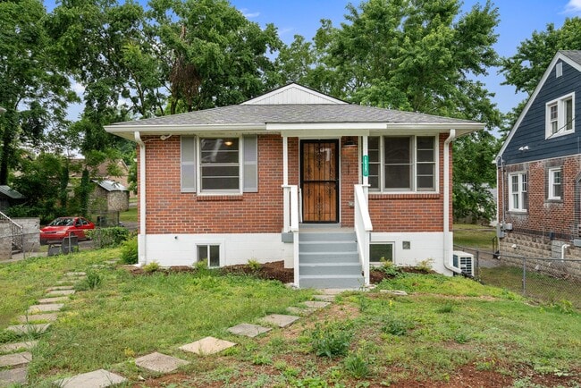 Building Photo - 1036 Seymour Ave