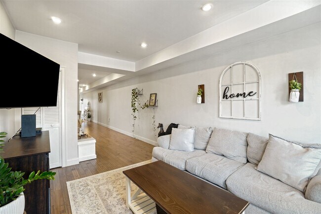 Building Photo - 91 Chelsea Street Apt #2, Boston, MA 02128...
