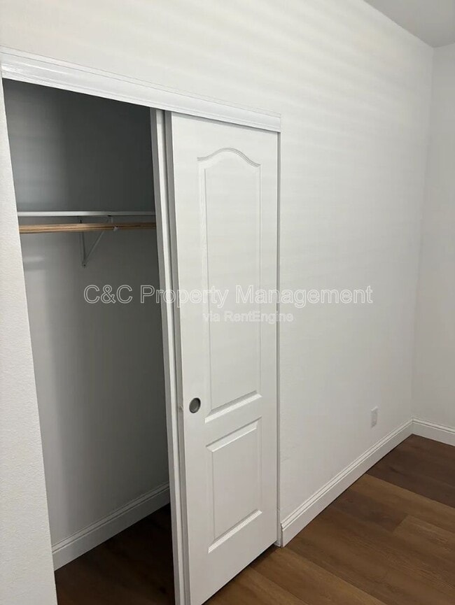 Foto del edificio - 759 W Chase Ave